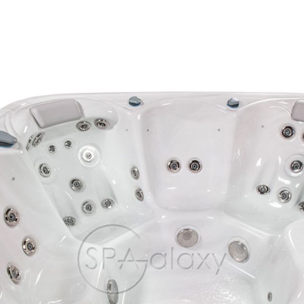 SPA бассейн Wellis Venus (Венгрия), 215 × 215 × 87 cm