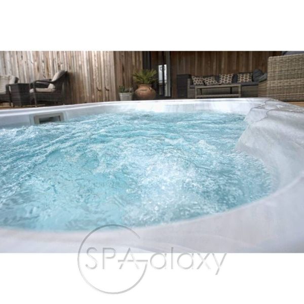 SPA бассейн JACUZZI L (Италия), 223 x 211 x 90 см