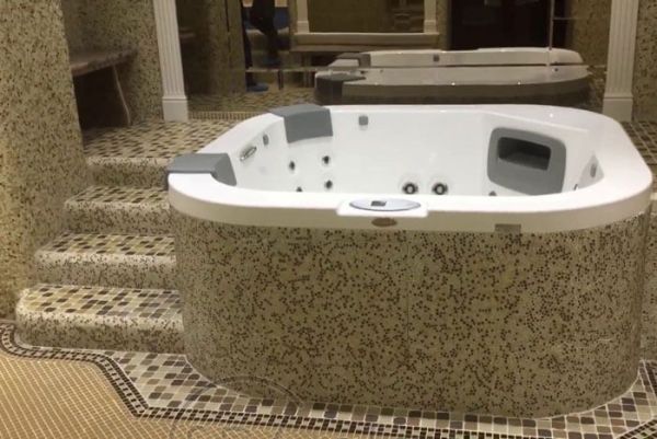 SPA бассейн JACUZZI DELFI PRO (Италия), 190 х 190 x 80 cm