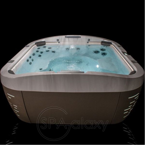 SPA бассейн JACUZZI Luxury J-575 (Италия), 231 х 231 х 92 cm