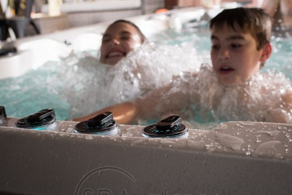 SPA бассейн Vortex Spas Hydrozone Extreme (Австралия), 590×230×130 см