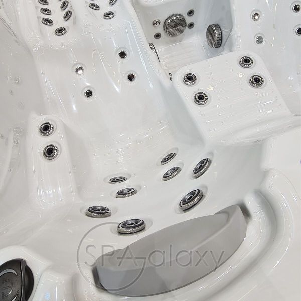 Spa бассейн Whirlcare K Luxury Edition Prestige (Германия), 215×180×84 см