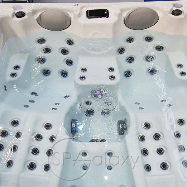 Spa бассейн Whirlcare K Luxury Edition Prestige (Германия), 215×180×84 см
