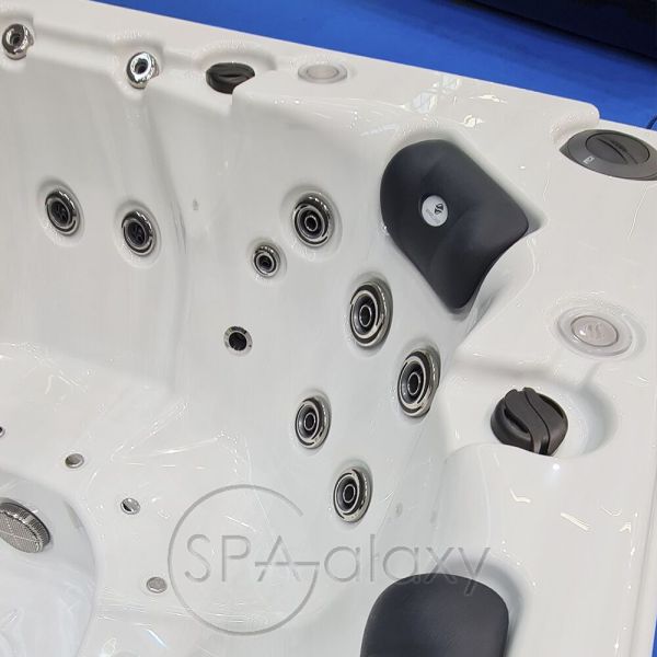 Spa бассейн Whirlcare C-Edition Freedom (Германия), 211×211×89 см