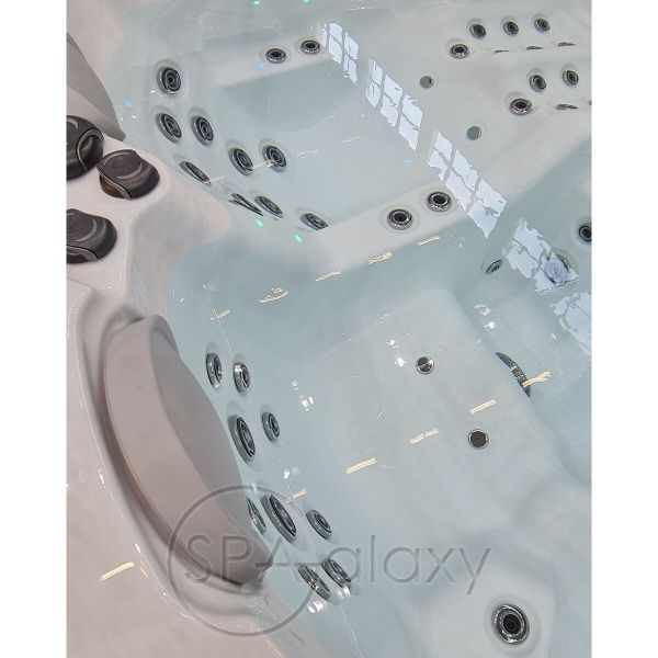 Spa бассейн Whirlcare K-Luxury Edition Champion (Германия), 236×236×92 см