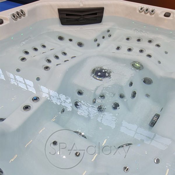 Spa бассейн Whirlcare K-Luxury Edition Champion (Германия), 236×236×92 см