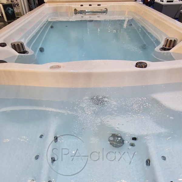 Spa бассейн Whirlcare Swim Spa Edition Family (Германия), 592x232x150 см