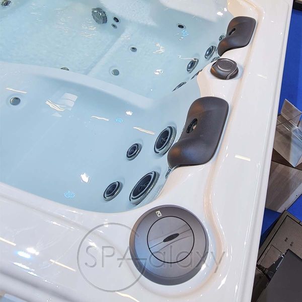 Spa бассейн Whirlcare Swim Spa Edition Family (Германия), 592x232x150 см