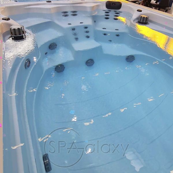 Spa бассейн Whirlcare Swim Spa Edition Family (Германия), 592x232x150 см